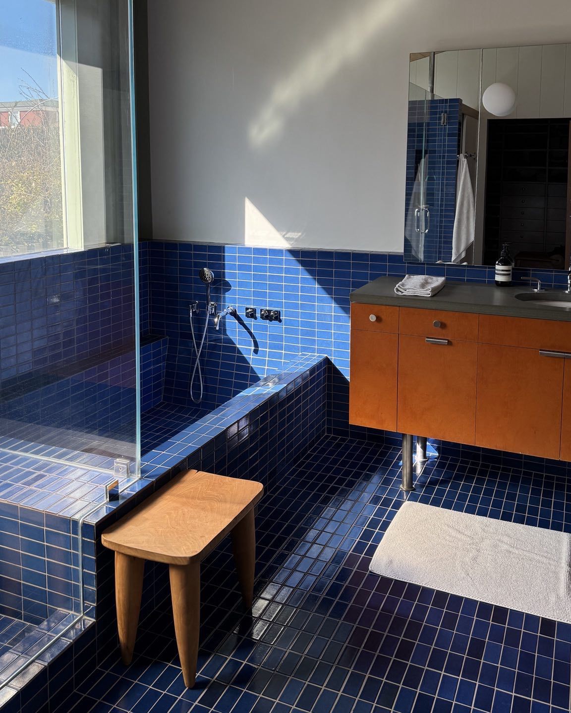 BLG FLOORING LLC